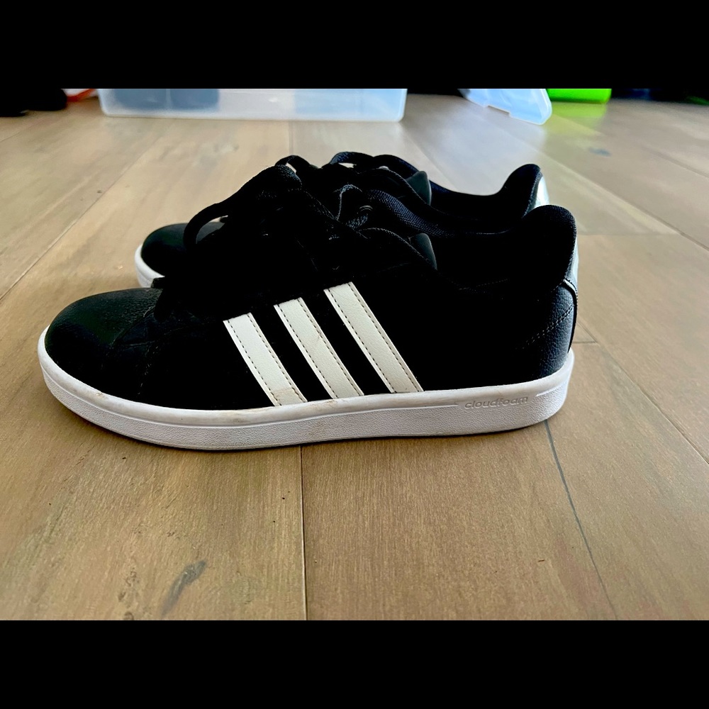 Adidas flats worn 3 times
